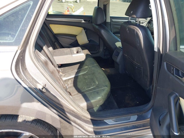 Продаж на аукціоні авто 2017 Volkswagen Passat 1.8t R-line, vin: 1VWDT7A35HC062611, номер лоту: 44879430