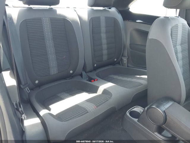 44879540 :رقم المزاد ، 3VWVA7AT4DM663463 vin ، 2013 Volkswagen Beetle Turbo مزاد بيع