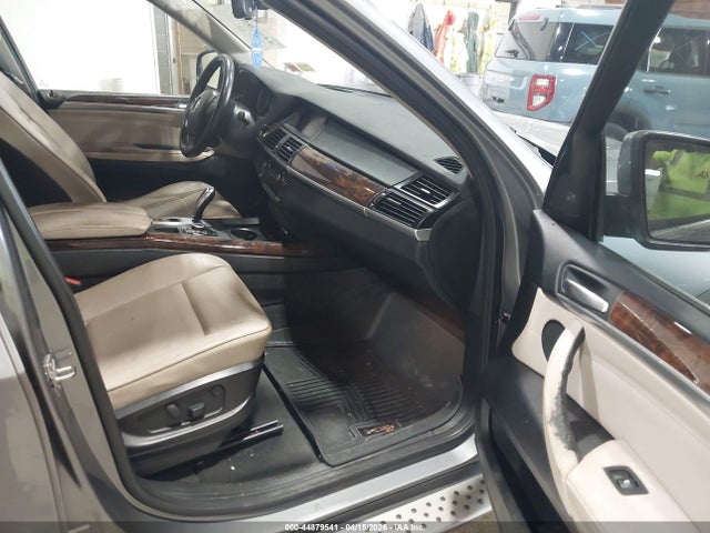 2011 BMW X5 5UXZV8C59BL418992 Photo 4