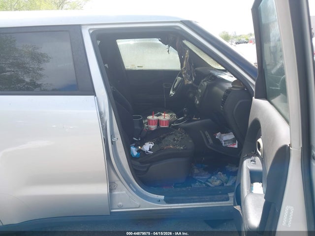 KNDJN2A25F7777047 KIA Soul !