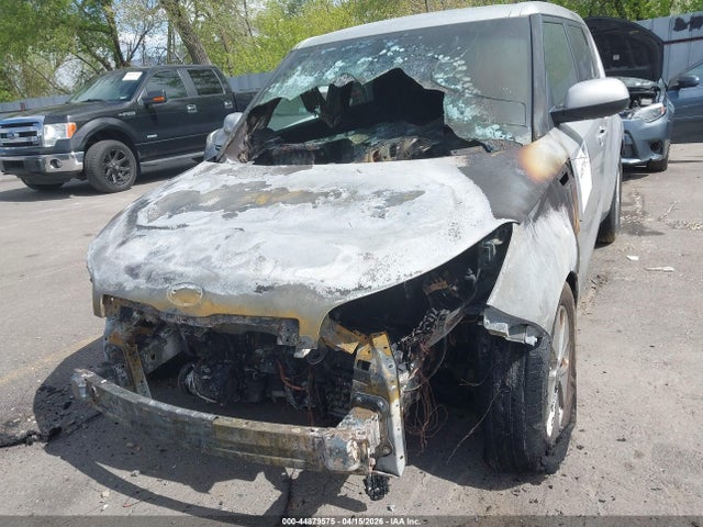 KNDJN2A25F7777047 KIA Soul !