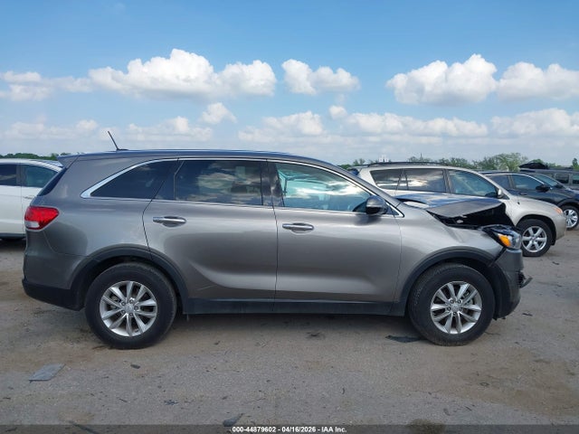 Продажа на аукционе авто 2016 Kia Sorento 2.4l L, vin: 5XYPG4A34GG061110, номер лота: 44879602