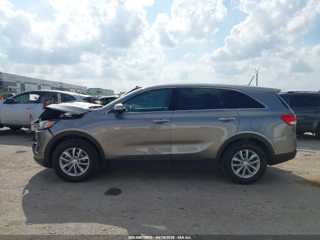 Продажа на аукционе авто 2016 Kia Sorento 2.4l L, vin: 5XYPG4A34GG061110, номер лота: 44879602
