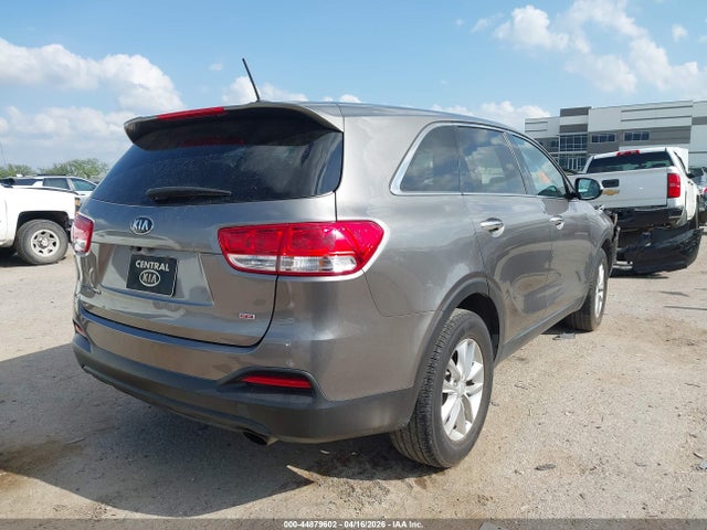 Продажа на аукционе авто 2016 Kia Sorento 2.4l L, vin: 5XYPG4A34GG061110, номер лота: 44879602