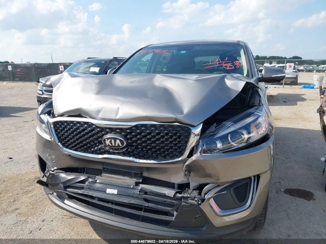 Продажа на аукционе авто 2016 Kia Sorento 2.4l L, vin: 5XYPG4A34GG061110, номер лота: 44879602