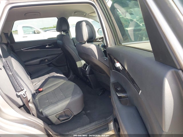 Продажа на аукционе авто 2016 Kia Sorento 2.4l L, vin: 5XYPG4A34GG061110, номер лота: 44879602