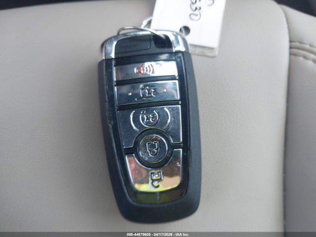 Продаж на аукціоні авто 2023 Lincoln Corsair Standard, vin: 5LMCJ1CAXPUL26582, номер лоту: 44879605