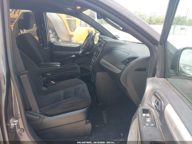 2C4RDGBG0FR569752 Dodge Grand Caravan Se