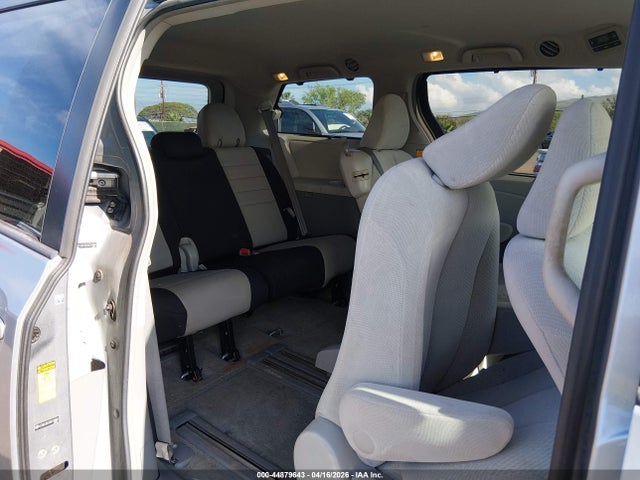 Продажа на аукционе авто 2013 Toyota Sienna Le V6 7 Passenger Auto Access Seat/le V6 8 Passenger, vin: 5TDKK3DC2DS319685, номер лота: 44879643