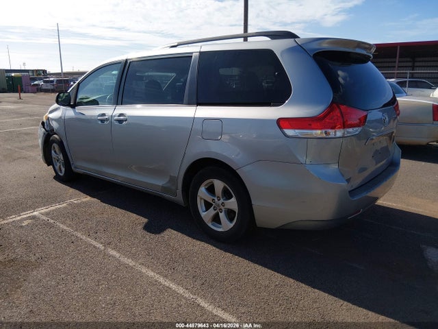 Продажа на аукционе авто 2013 Toyota Sienna Le V6 7 Passenger Auto Access Seat/le V6 8 Passenger, vin: 5TDKK3DC2DS319685, номер лота: 44879643