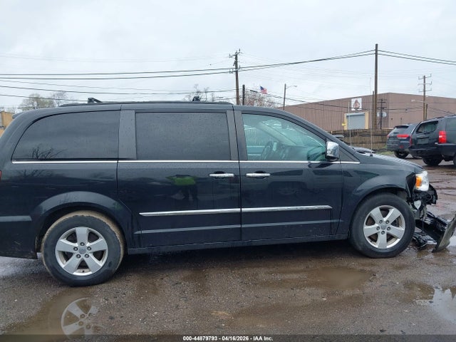 2016 Chrysler Town & Country Touring-l მანქანა იყიდება აუქციონზე, vin: 2C4RC1CG3GR305456, აუქციონის ნომერი: 44879793