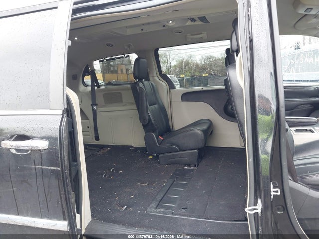 2016 Chrysler Town & Country Touring-l მანქანა იყიდება აუქციონზე, vin: 2C4RC1CG3GR305456, აუქციონის ნომერი: 44879793