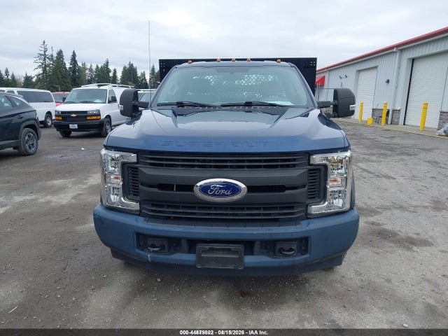 Ford F-350 Chassis Xl 2017 1FDRF3G66HEE66060 Image 13