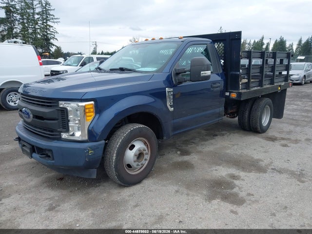 Ford F-350 Chassis Xl 2017 1FDRF3G66HEE66060 Image 2