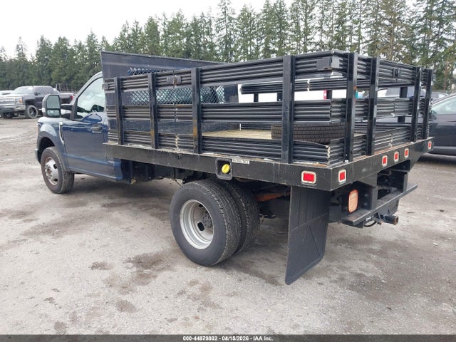 Ford F-350 Chassis Xl 2017 1FDRF3G66HEE66060 Image 3