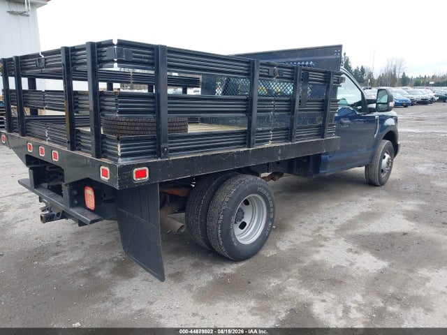 Ford F-350 Chassis Xl 2017 1FDRF3G66HEE66060 Image 4