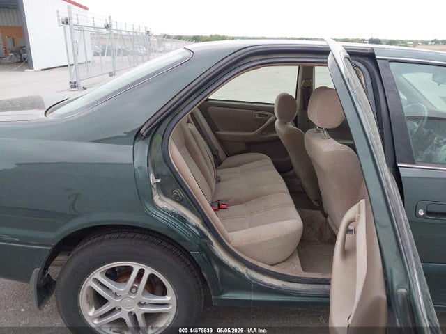 44879839 :رقم المزاد ، 4T1BF22K6YU941633 vin ، 2000 Toyota Camry Le V6 مزاد بيع
