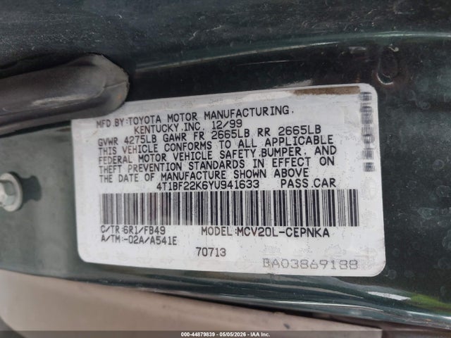 44879839 :رقم المزاد ، 4T1BF22K6YU941633 vin ، 2000 Toyota Camry Le V6 مزاد بيع