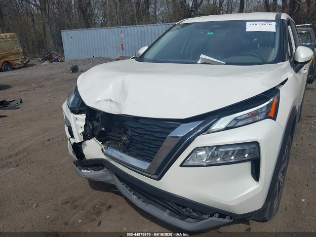 44879870 :رقم المزاد ، JN8AT3BA9MW013744 vin ، 2021 Nissan Rogue Sv Fwd مزاد بيع