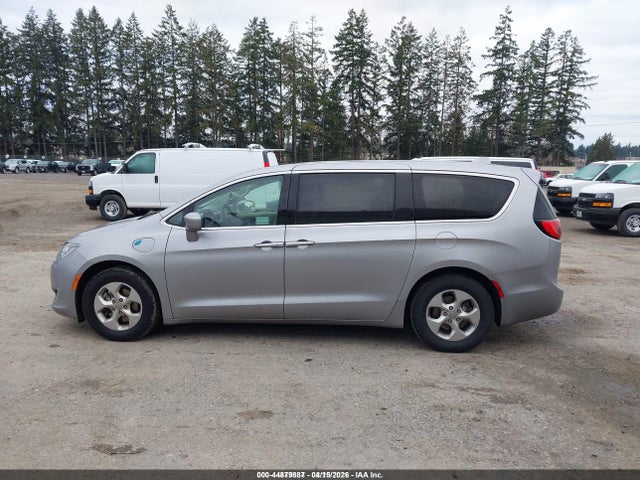 Aukcja sprzedaży 2017 Chrysler Pacifica Hybrid Touring Plus, vin: 2C4RC1H75HR765082, numer aukcji: 44879887