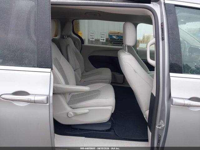 2017 CHRYSLER PACIFICA HYBRID 2C4RC1H75HR765082 Photo 7