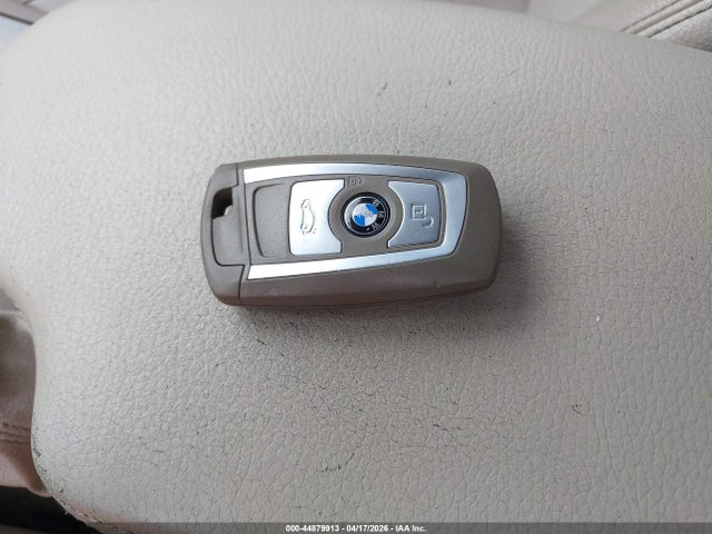 44879913 :رقم المزاد ، WBA3A5C56DF355883 vin ، 2013 Bmw 328i مزاد بيع