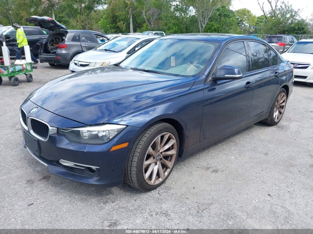 44879913 :رقم المزاد ، WBA3A5C56DF355883 vin ، 2013 Bmw 328i مزاد بيع