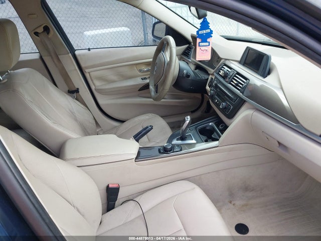 44879913 :رقم المزاد ، WBA3A5C56DF355883 vin ، 2013 Bmw 328i مزاد بيع