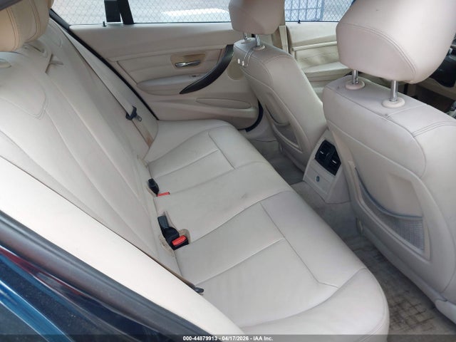 44879913 :رقم المزاد ، WBA3A5C56DF355883 vin ، 2013 Bmw 328i مزاد بيع