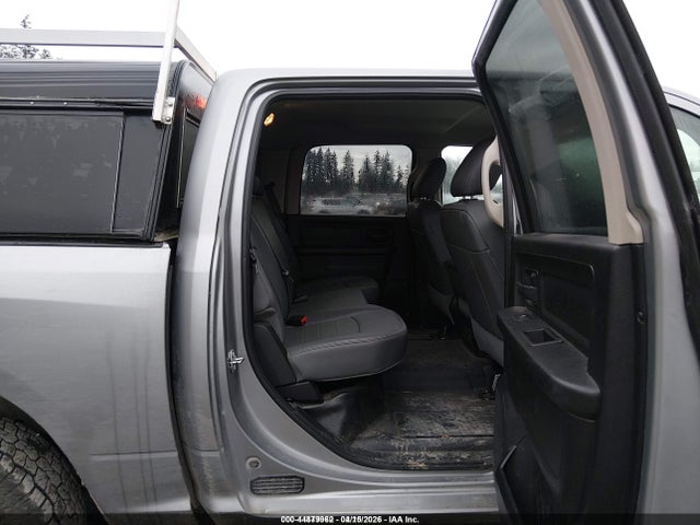 3C6RR7KG1LG205365 RAM 1500 Classic Tradesman 4x4 5&#039;7 Box
