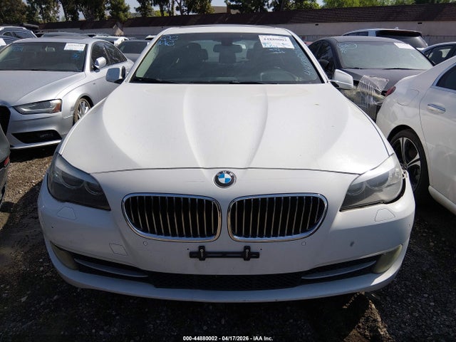 2013 Bmw 528i მანქანა იყიდება აუქციონზე, vin: WBAXG5C59DDY32821, აუქციონის ნომერი: 44880002