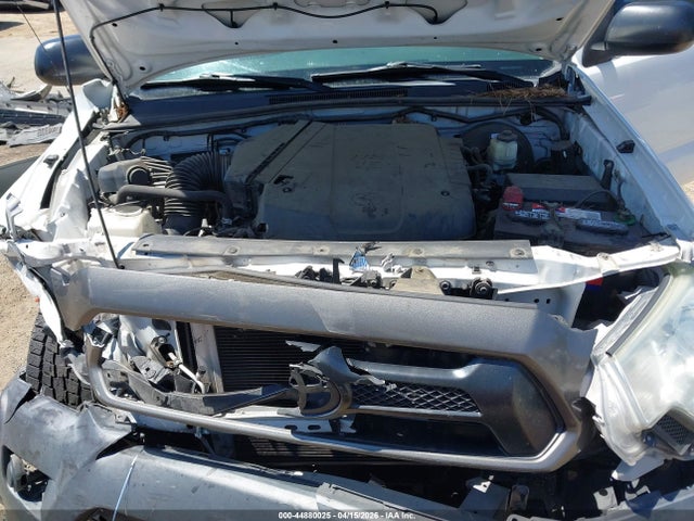 2015 Toyota Tacoma Prerunner V6 მანქანა იყიდება აუქციონზე, vin: 3TMKU4HN7FM045060, აუქციონის ნომერი: 44880025