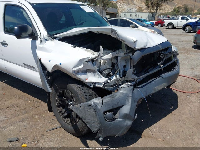 2015 Toyota Tacoma Prerunner V6 მანქანა იყიდება აუქციონზე, vin: 3TMKU4HN7FM045060, აუქციონის ნომერი: 44880025