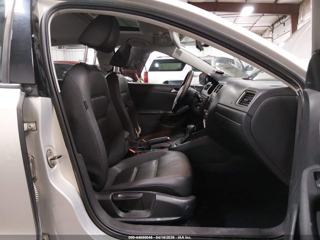 2011 Volkswagen Jetta 2.5l Se მანქანა იყიდება აუქციონზე, vin: 3VWDX7AJ3BM009219, აუქციონის ნომერი: 44880046