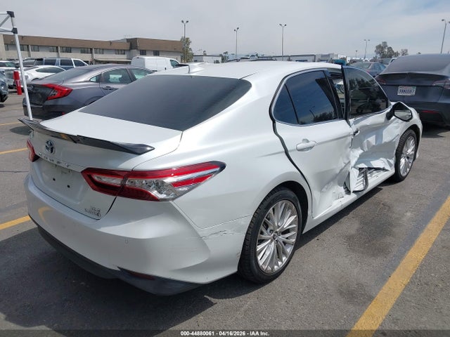 4T1B21HK3JU002006 Toyota Camry Hybrid Xle