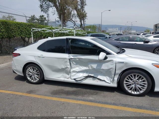 4T1B21HK3JU002006 Toyota Camry Hybrid Xle