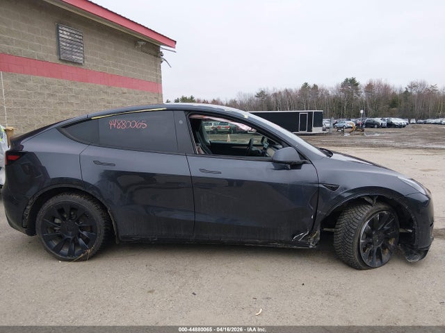 Продажа на аукционе авто 2025 Tesla Model Y Long Range Dual Motor All-wheel Drive, vin: 7SAYGDEE6SA338601, номер лота: 44880065