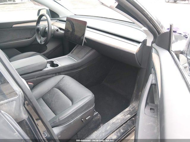 Продажа на аукционе авто 2025 Tesla Model Y Long Range Dual Motor All-wheel Drive, vin: 7SAYGDEE6SA338601, номер лота: 44880065
