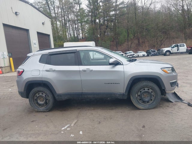 44880135 :رقم المزاد ، 3C4NJDBB4KT678460 vin ، 2019 Jeep Compass Latitude 4x4 مزاد بيع