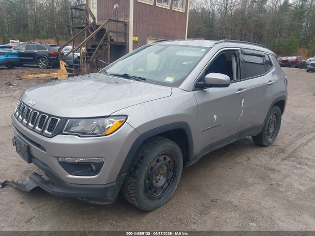 44880135 :رقم المزاد ، 3C4NJDBB4KT678460 vin ، 2019 Jeep Compass Latitude 4x4 مزاد بيع