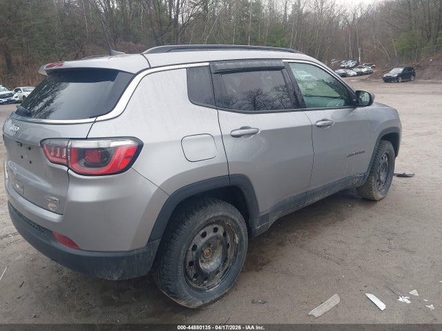 44880135 :رقم المزاد ، 3C4NJDBB4KT678460 vin ، 2019 Jeep Compass Latitude 4x4 مزاد بيع