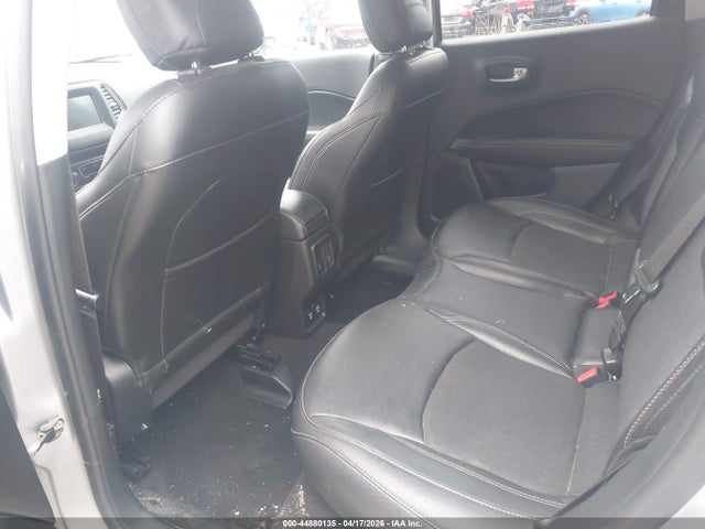 44880135 :رقم المزاد ، 3C4NJDBB4KT678460 vin ، 2019 Jeep Compass Latitude 4x4 مزاد بيع
