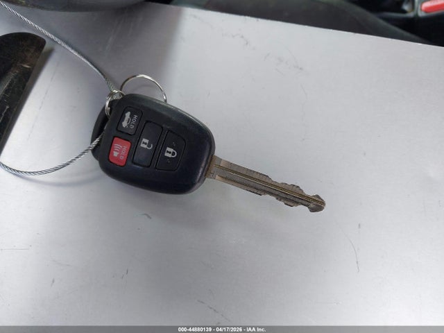 5YFBURHE3KP927777 Toyota COROLLA LE