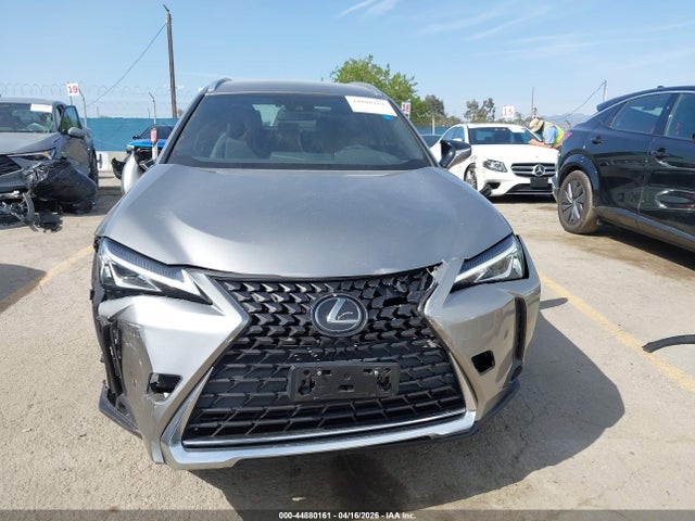 JTHX3JBH7L2030120 Lexus UX 200