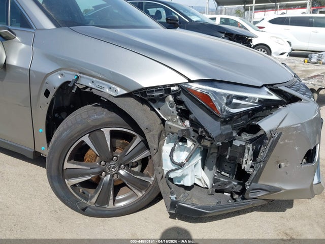 JTHX3JBH7L2030120 Lexus UX 200