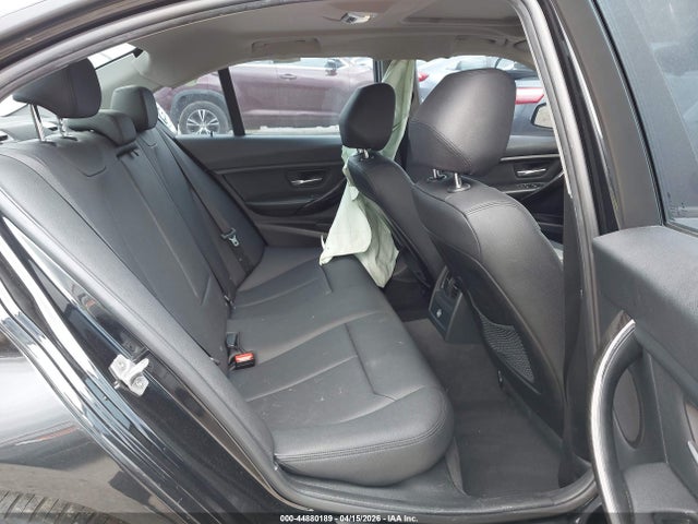 Продаж на аукціоні авто 2015 Bmw 320i, vin: WBA3B1G50FNT04274, номер лоту: 44880189
