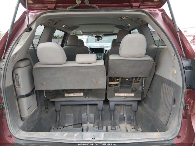 5TDYK3DC7FS687437 Toyota Sienna Xle 8 Passenger