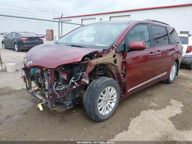 5TDYK3DC7FS687437 Toyota Sienna Xle 8 Passenger