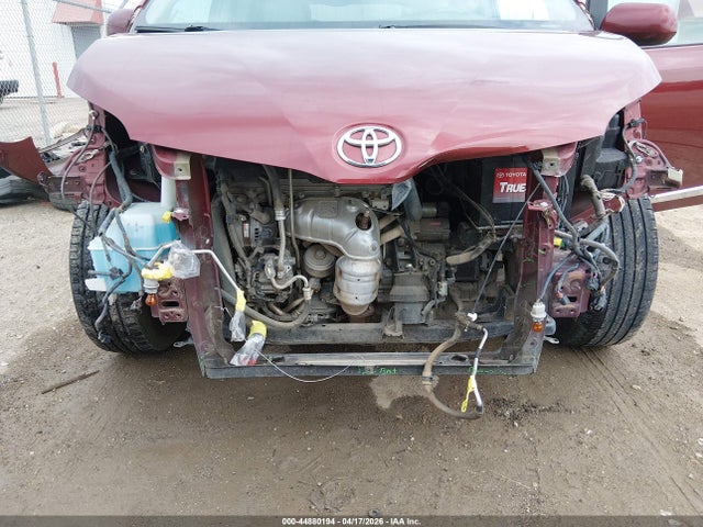 5TDYK3DC7FS687437 Toyota Sienna Xle 8 Passenger