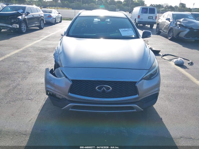 44880277 :رقم المزاد ، SJKCH5CR2JA002743 vin ، 2018 Infiniti Qx30 Luxe مزاد بيع